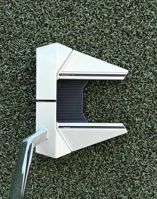 Hand-finished Scotty Cameron Phantom mallet with swept wing flanges.